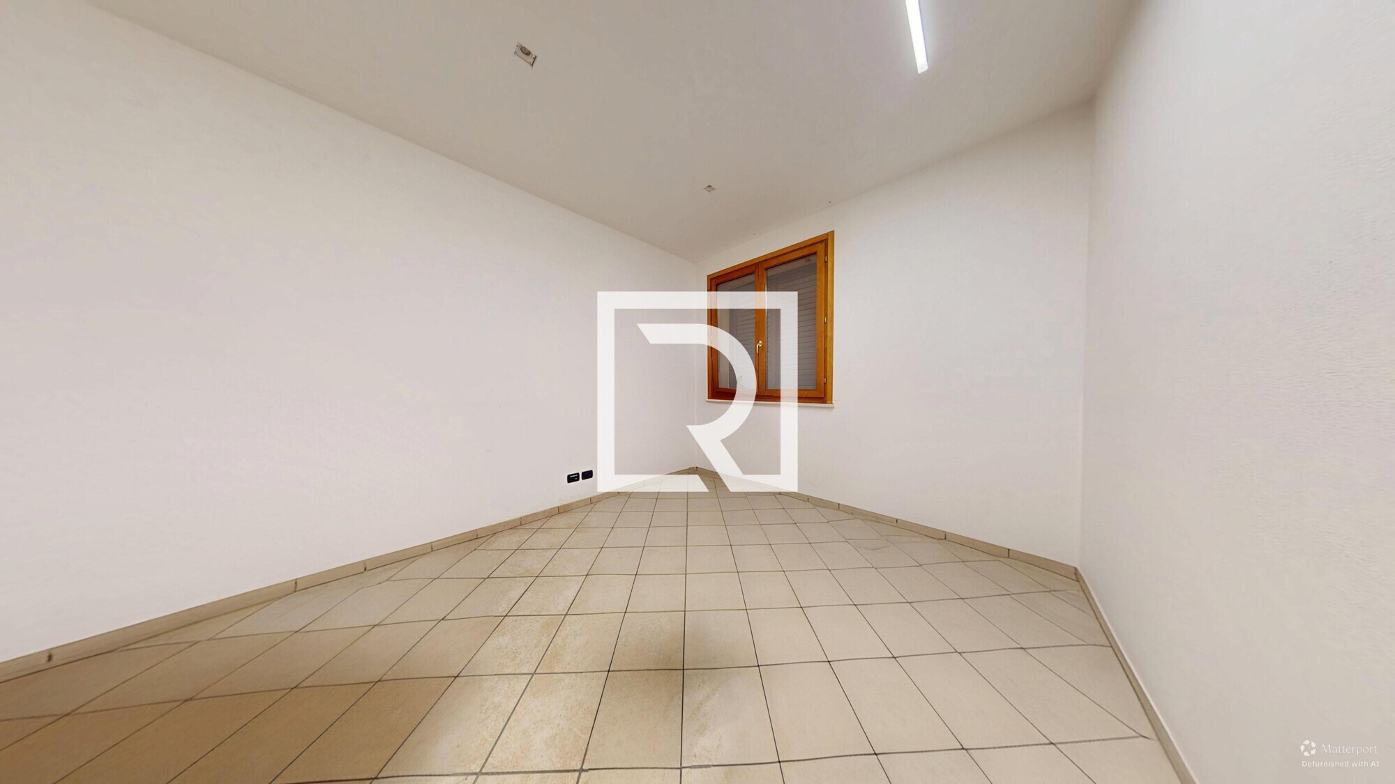 Negozio-Gambattola-Trasformabile-01082026_153716_defurnished