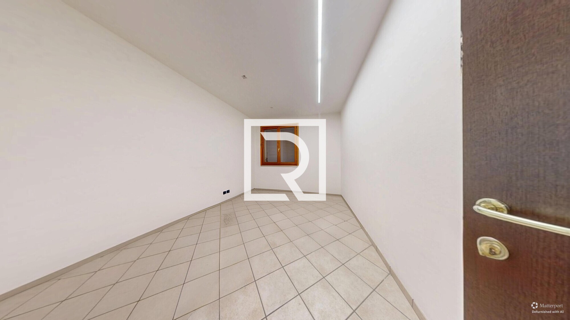 Negozio-Gambattola-Trasformabile-01082026_153707_defurnished