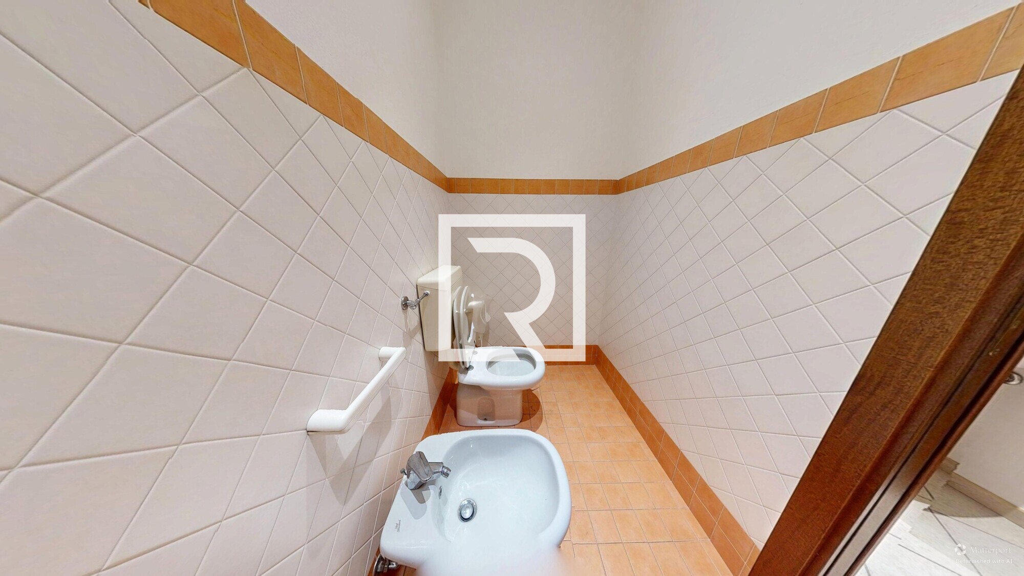 Negozio-Gambattola-Trasformabile-01082026_153756_defurnished