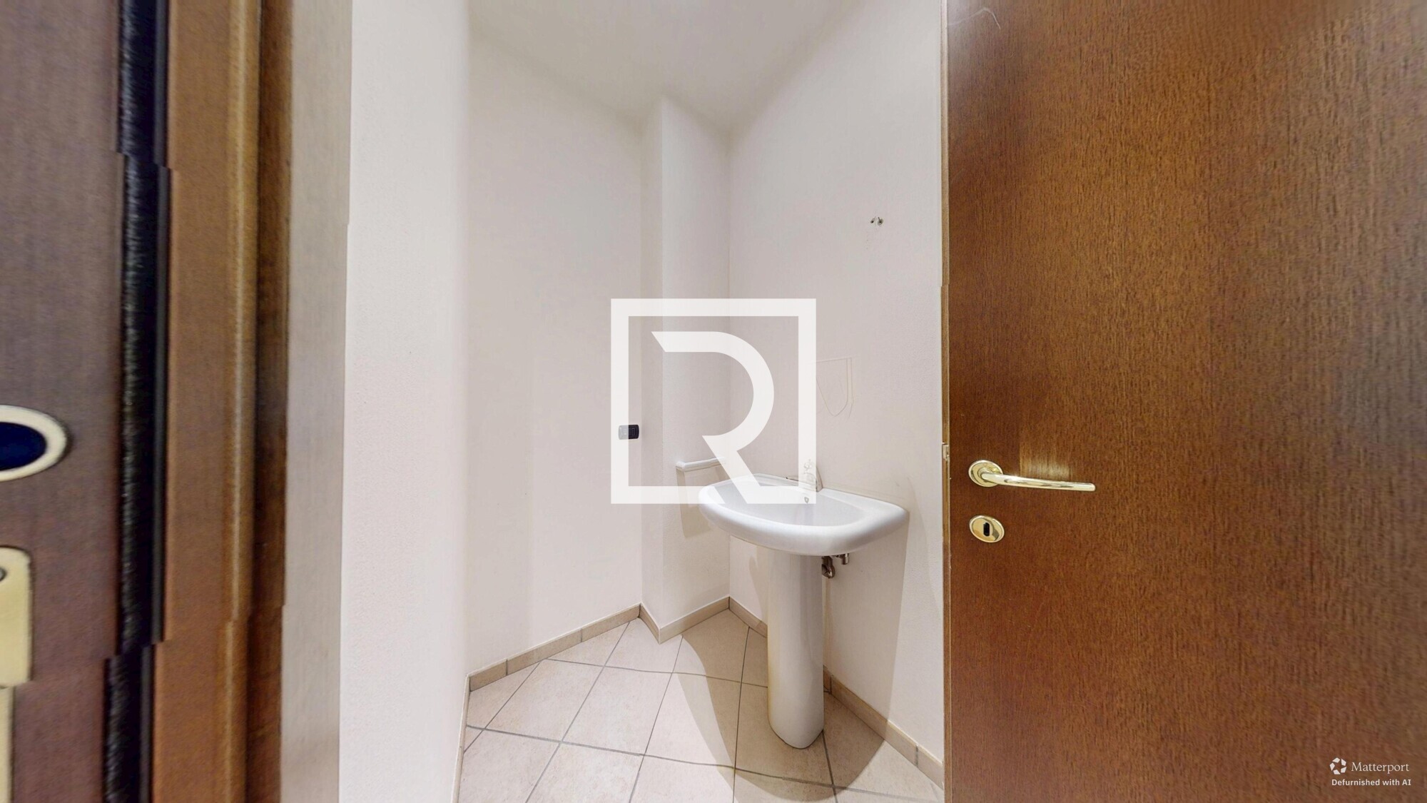 Negozio-Gambattola-Trasformabile-01082026_153732_defurnished