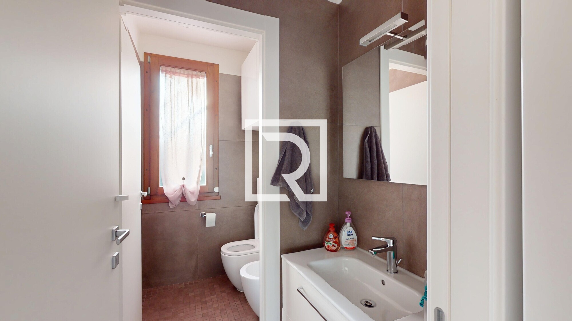 VILLETTA-A-SCHIERA-CENTRALE-CLASSE-C-01152026_112726