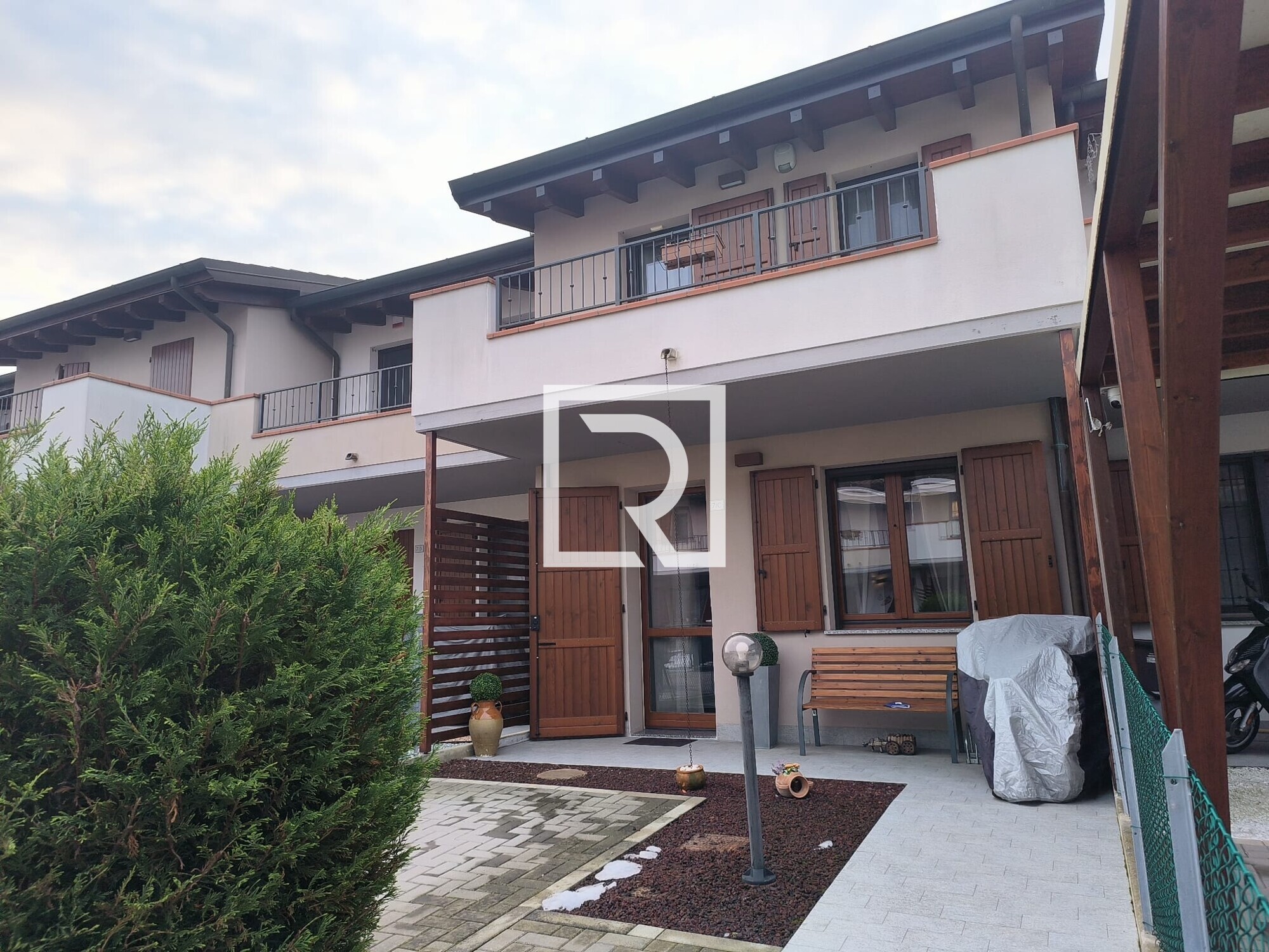 25b6b2d5-f949-4f91-9cc1-0336fec67255