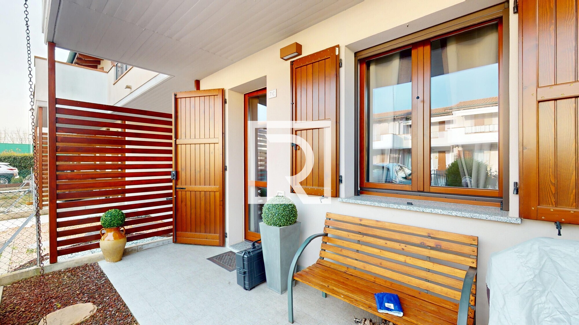 VILLETTA-A-SCHIERA-CENTRALE-CLASSE-C-01152026_112921