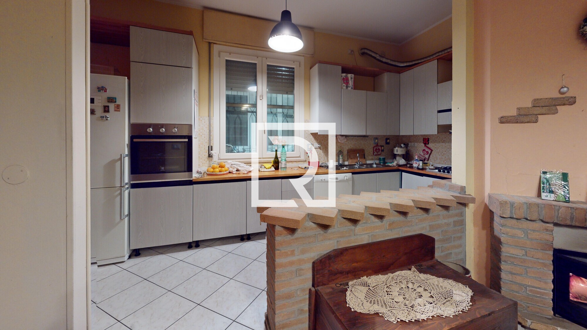 CASA-INDIPENDENTE--Kitchen