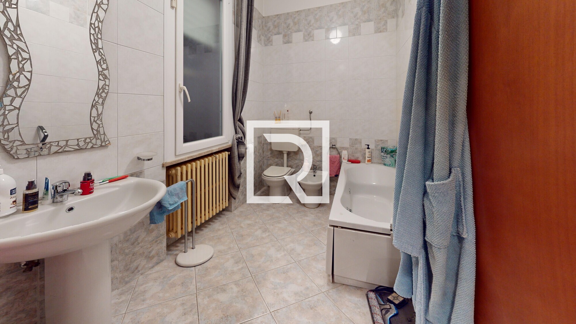 CASA-INDIPENDENTE--Bathroom 1