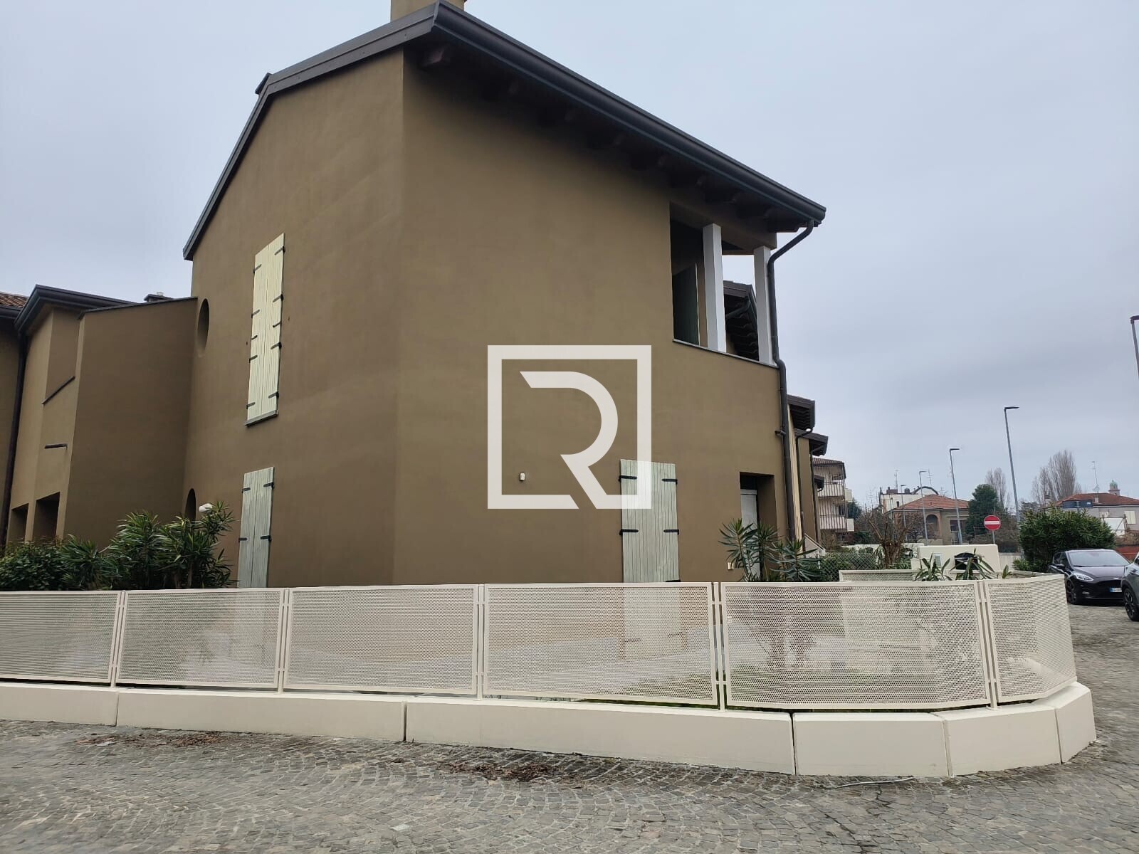 16e19777-2a46-405a-bb0a-0b30984c8d29