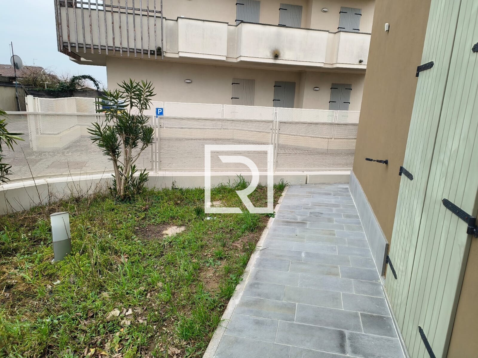 38de7d05-8f2c-4587-b253-defa2133f97f