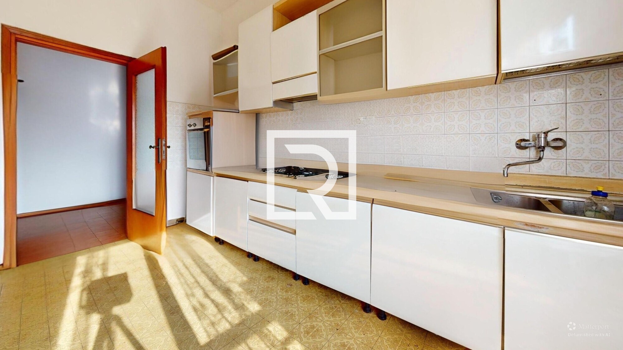 TRILOCALE-CON-ASCENSORE-E-GARAGE--Kitchen-Defurnished