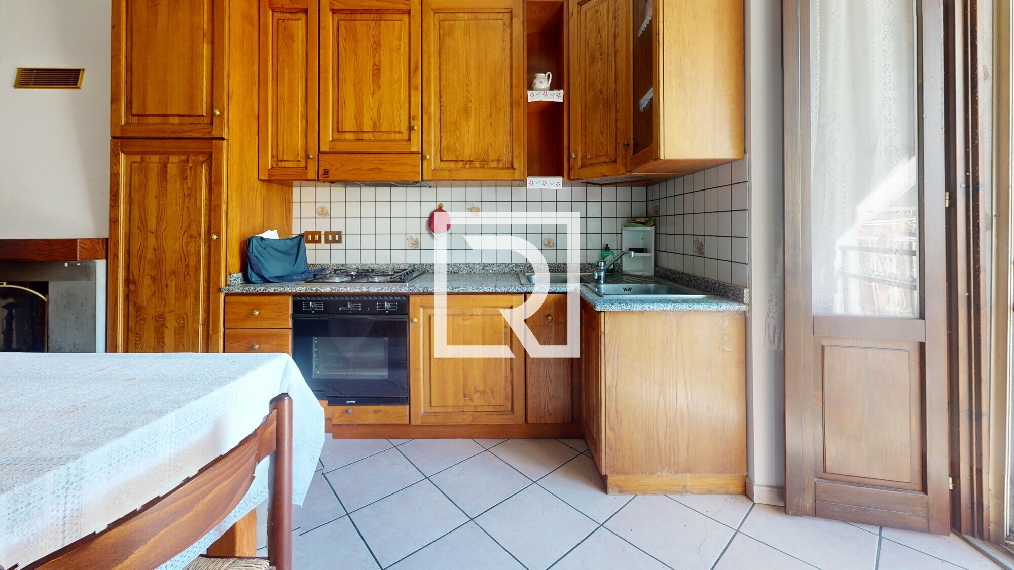 QUADRILOCALE-BORGO-ANTICO-A-PORTICO--Kitchen 1