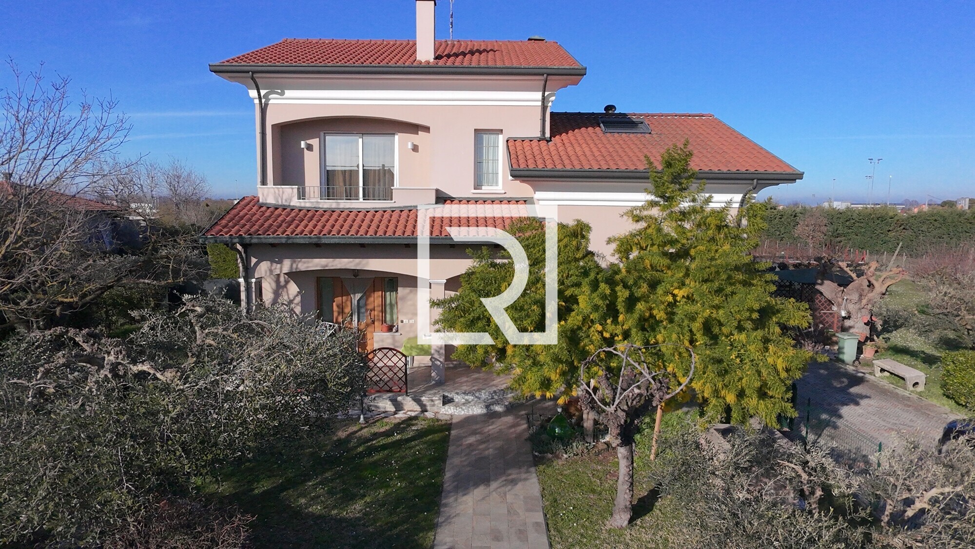 dji_fly_20260213_153228_0275_1771004521759_photo_beautify 3