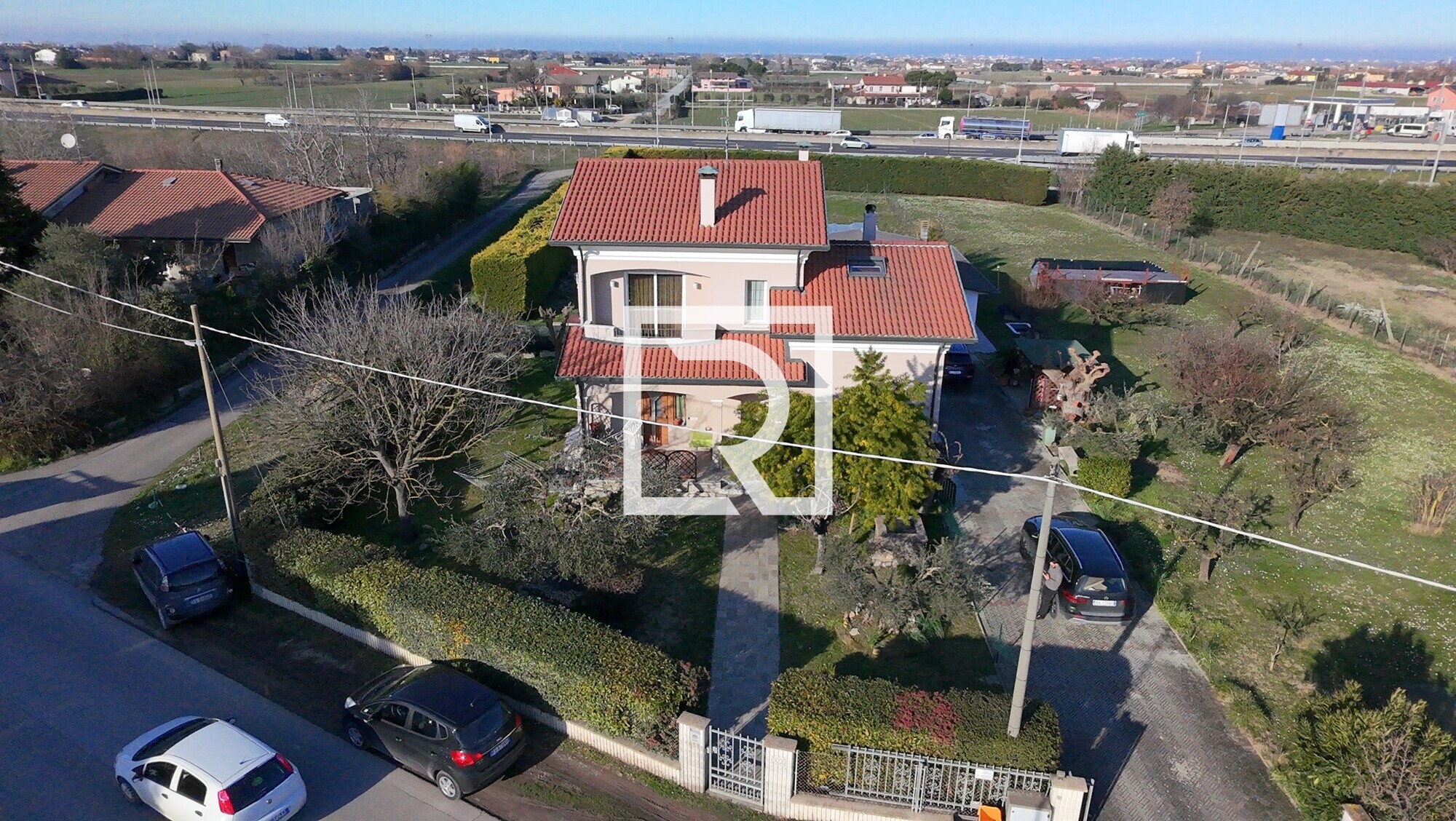 dji_fly_20260213_152454_0250_1771004642185_photo_beautify 3