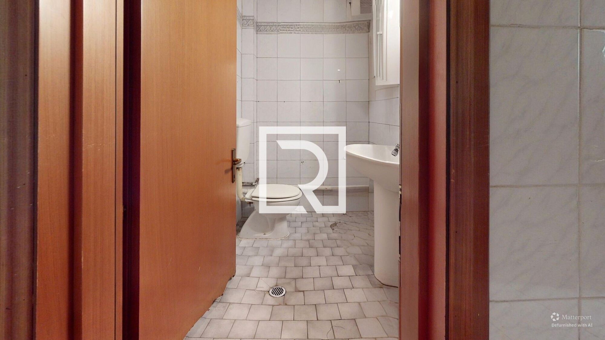 Bathroom-Defurnished