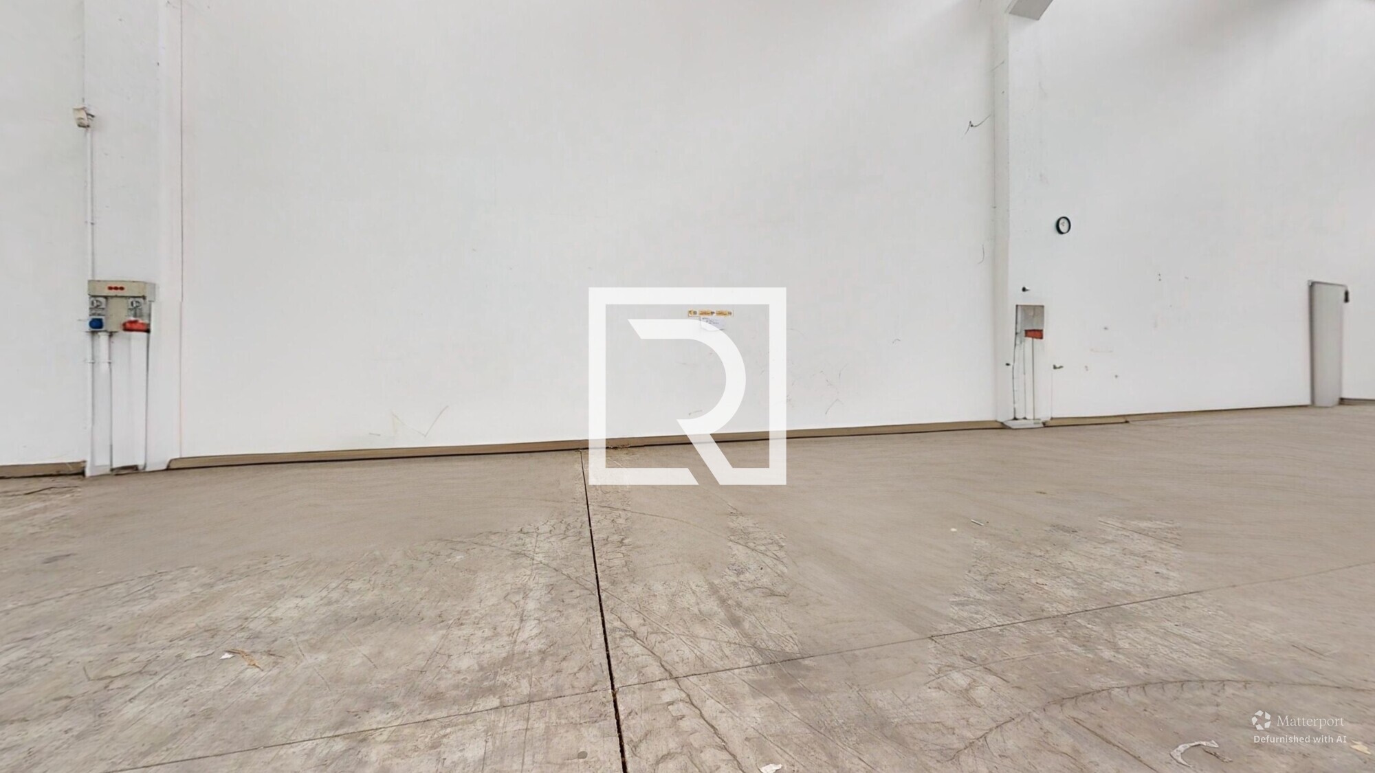 Photo-15-Defurnished