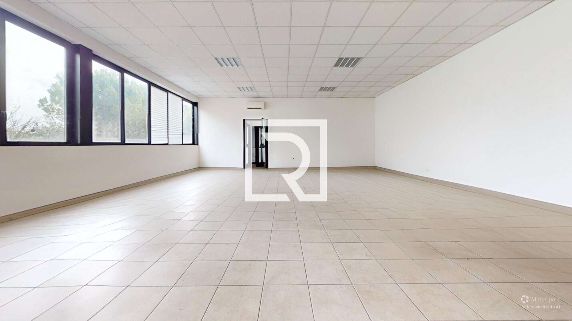 Photo-20-Defurnished