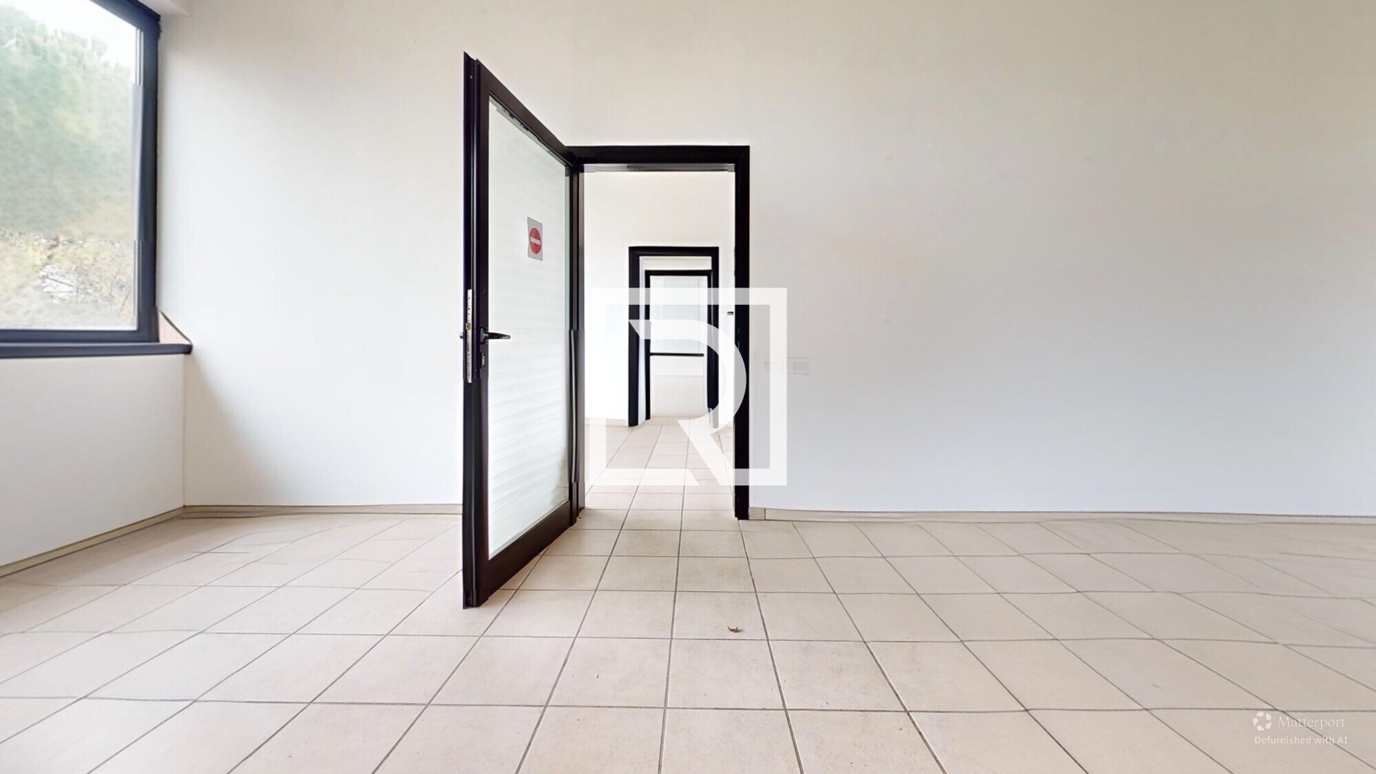 Photo-26-Defurnished