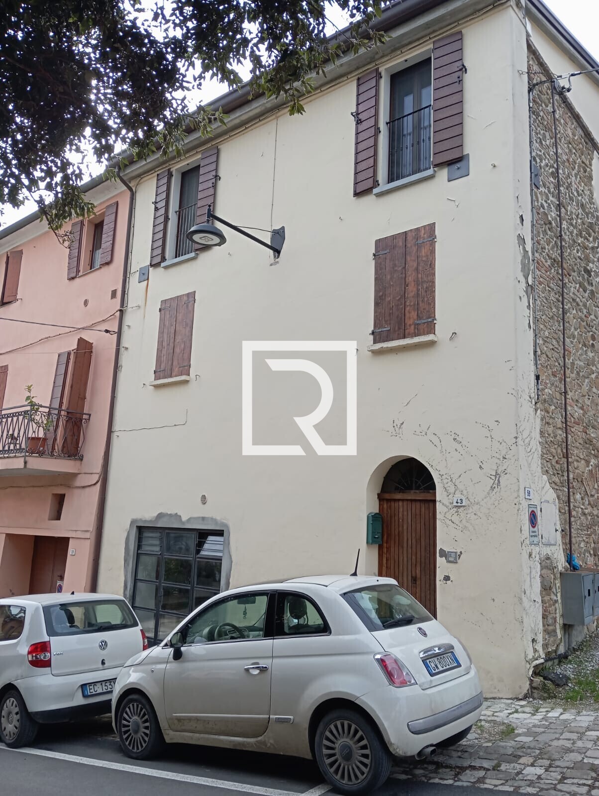 d0f92562-c1d6-4756-b75a-f8450c65bcda