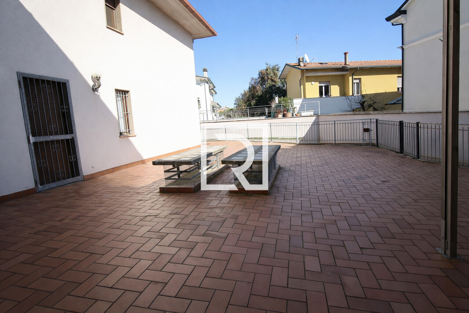 f9cce3a9-1799-4260-afcd-3515adf83bb9