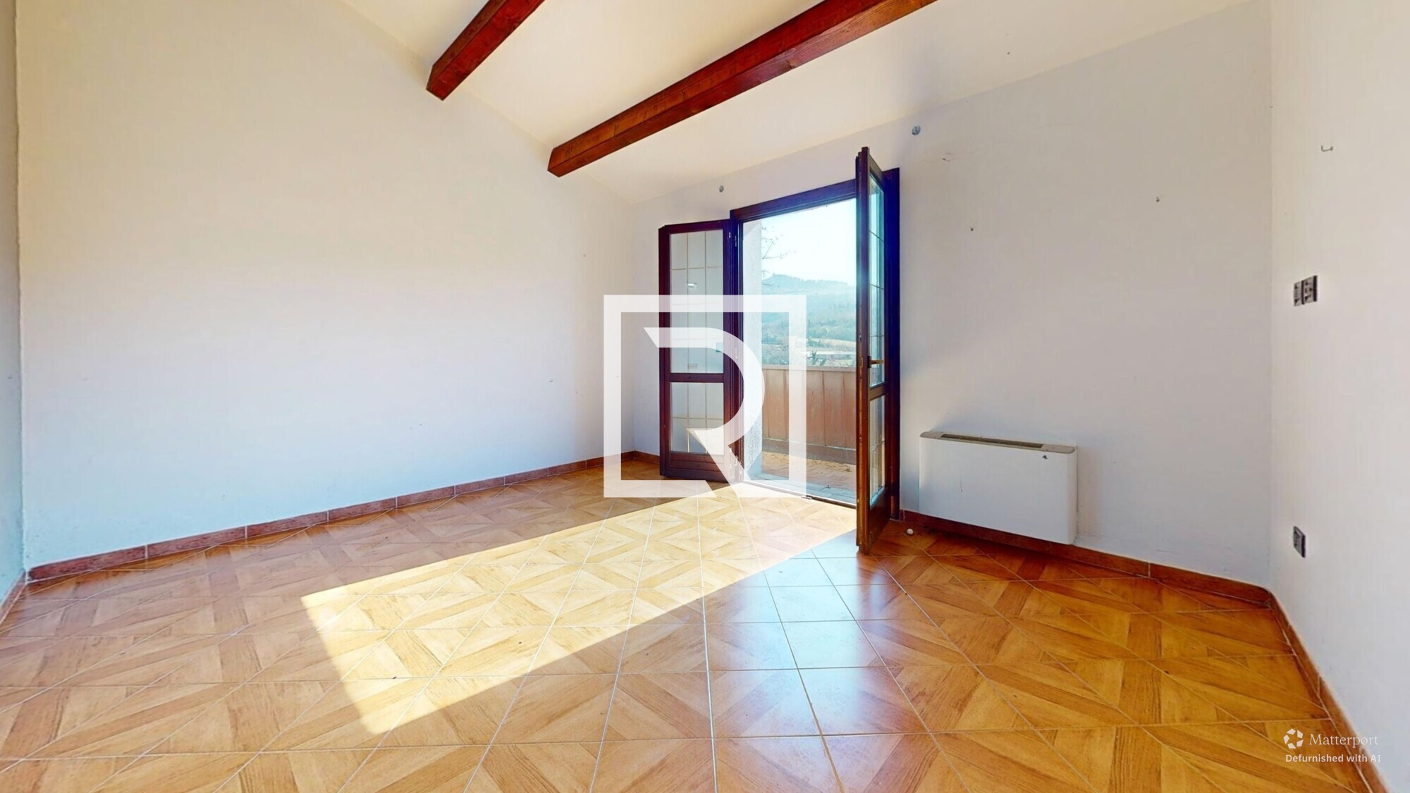 Living-Room-Defurnished (1)