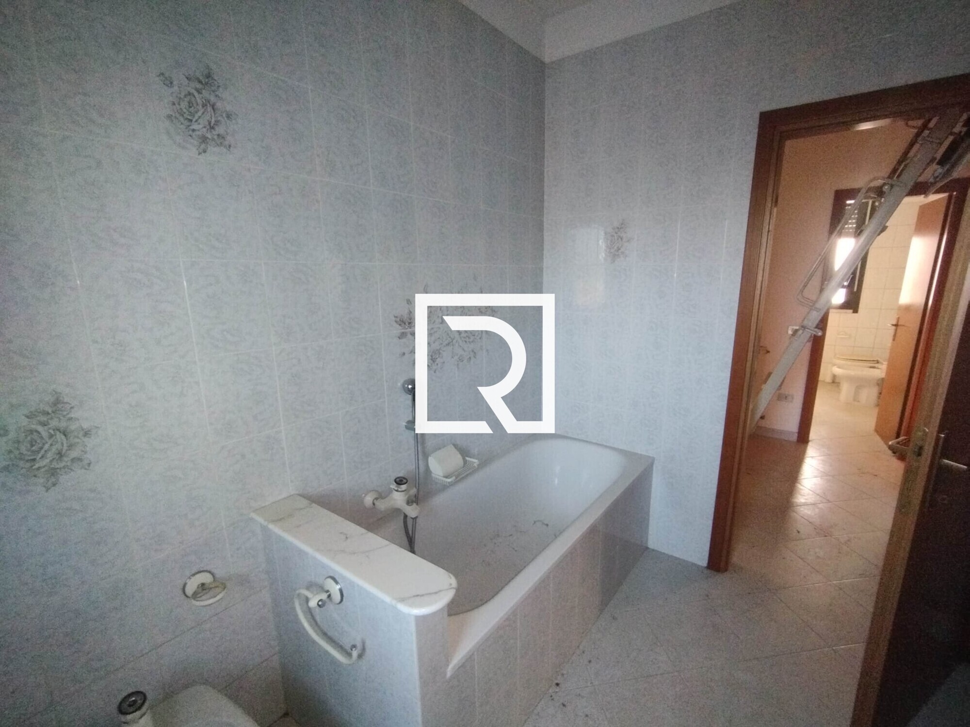 2851f7bc-e624-4963-81d3-3d2064840e96