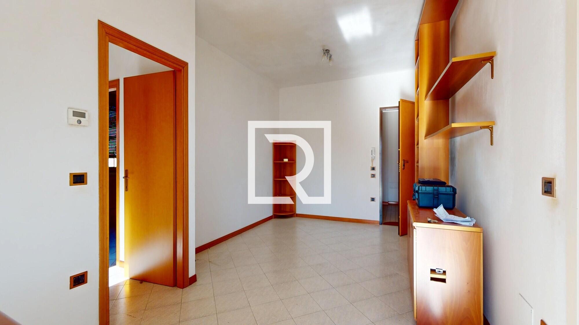 TRILOCALE-CON-CANTINA-E-POSTO-AUTO-02232026_155009