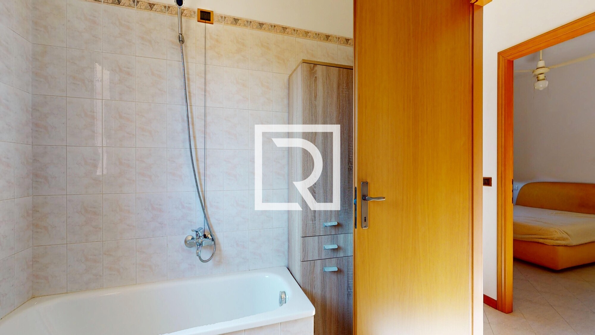 TRILOCALE-CON-CANTINA-E-POSTO-AUTO-02232026_155137