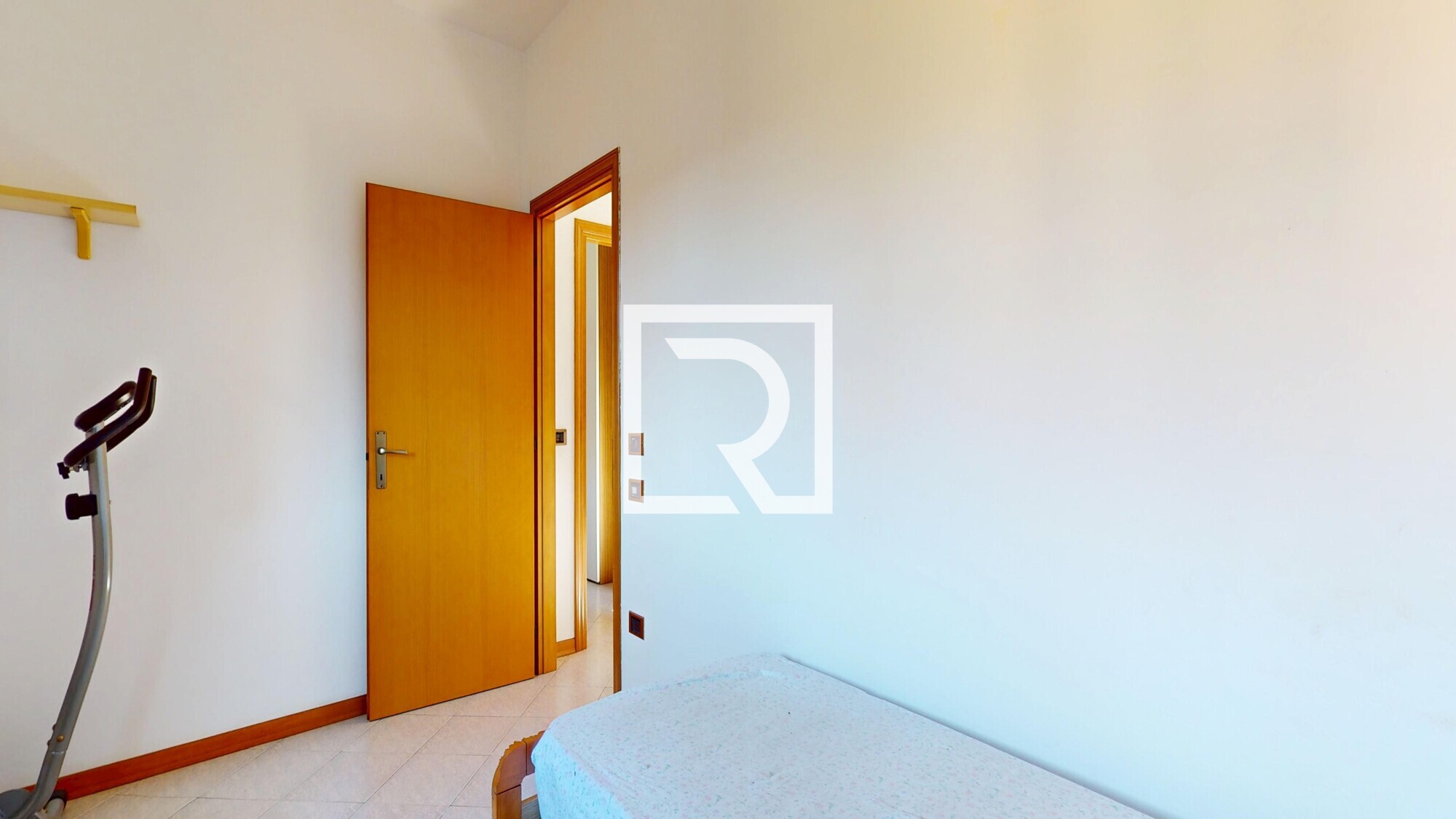 TRILOCALE-CON-CANTINA-E-POSTO-AUTO-02232026_155444