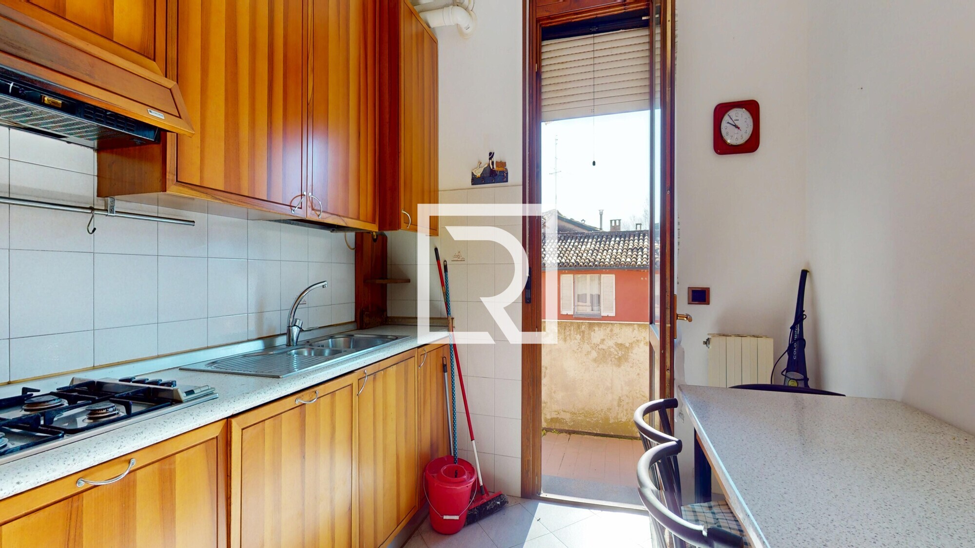 TRILOCALE-CON-CANTINA-E-POSTO-AUTO-02232026_155034