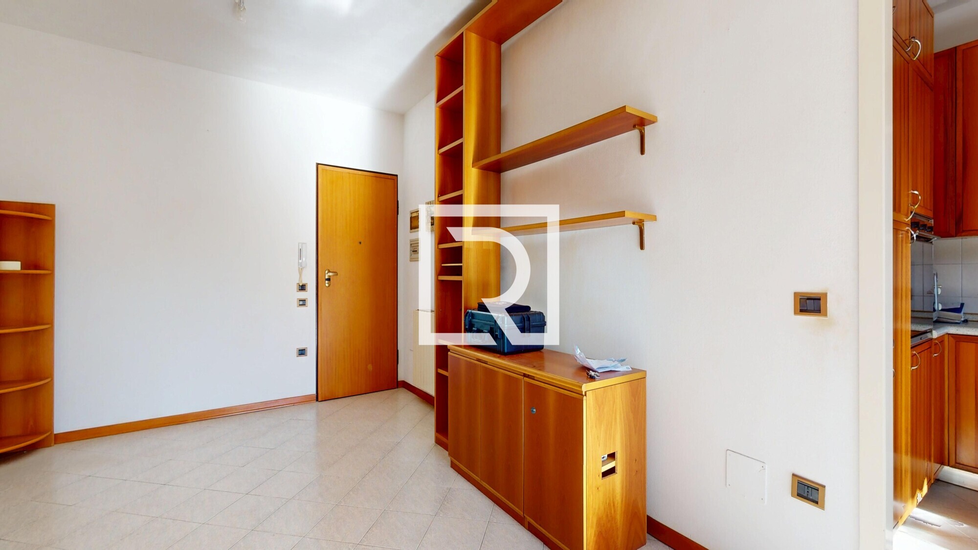 TRILOCALE-CON-CANTINA-E-POSTO-AUTO-02232026_154949