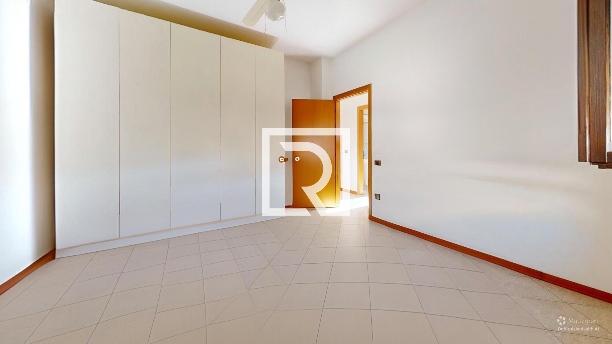 TRILOCALE-CON-CANTINA-E-POSTO-AUTO-Bedroom-Defurnished