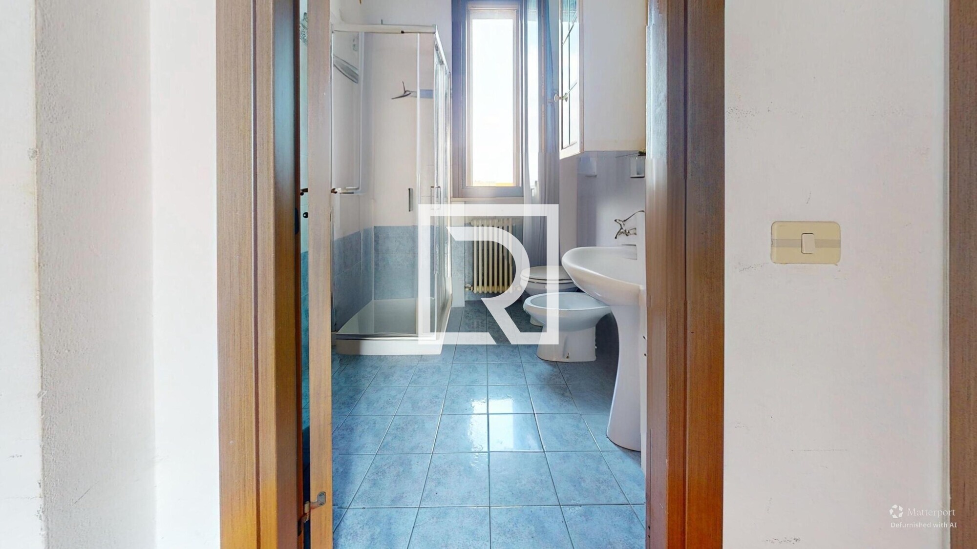 TRILOCALE-CON-GIARDINO-E-GARAGE--Bathroom-Defurnished