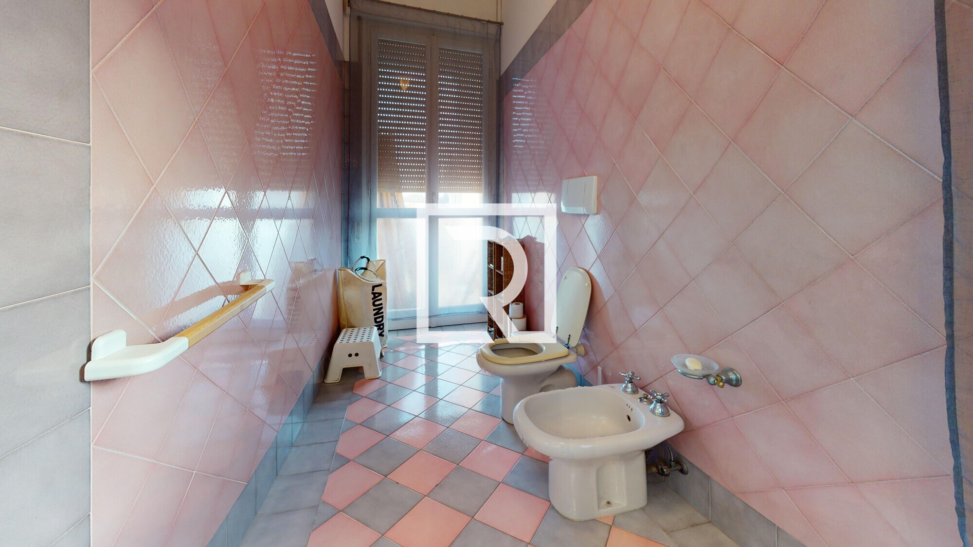 VILLA-INDIPENDENTE-CON-GIARDINO-Bathroom 1
