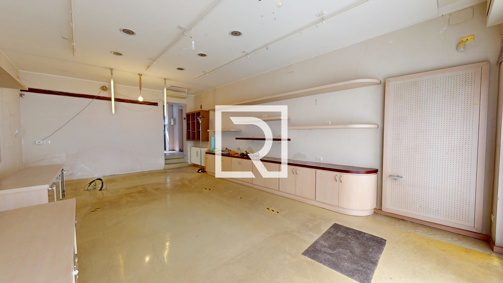 Negozio-storico-in-centro-2-08072025_094300