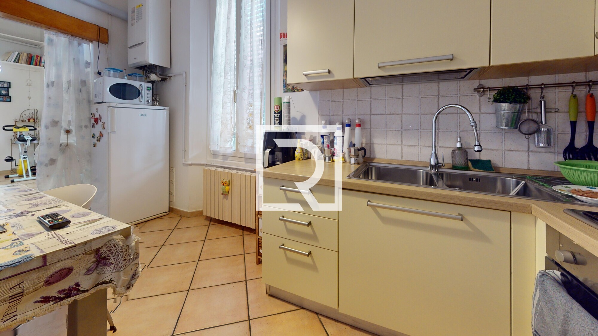 Corso-Garibaldi-196-Kitchen