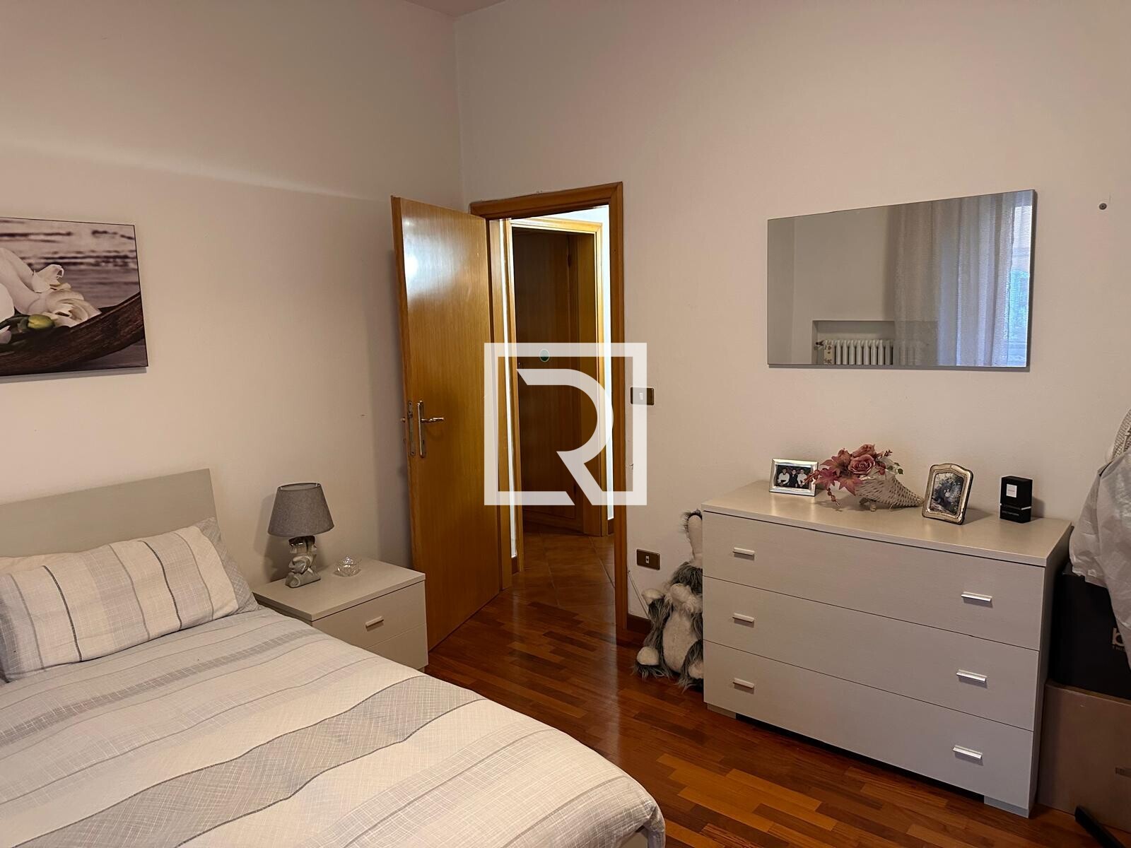 28a24bbf-e1eb-4ccd-aeba-0cf04afc030c