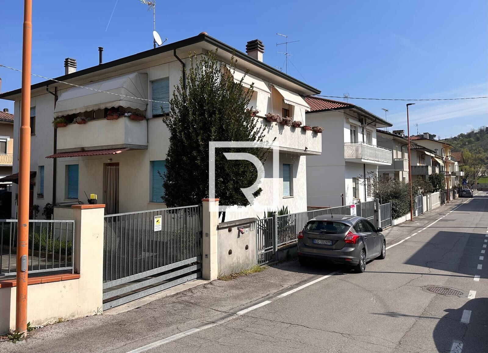 143ade95-79c0-481f-bc4d-9f9adcbffc84