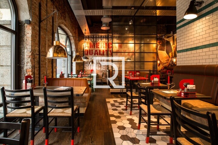 Moderne-Pizzeria-Einrichtung