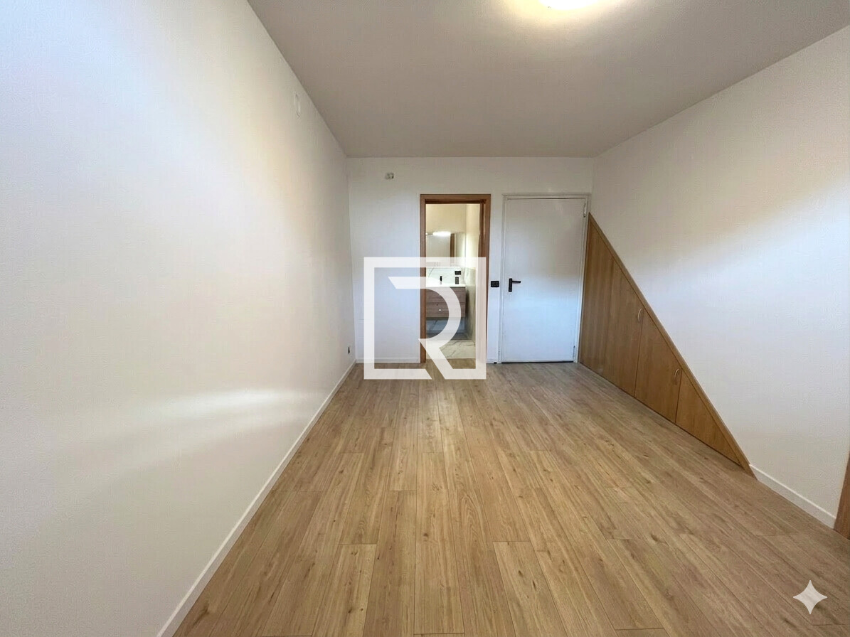 Gemini_Generated_Image_re1rsxre1rsxre1r