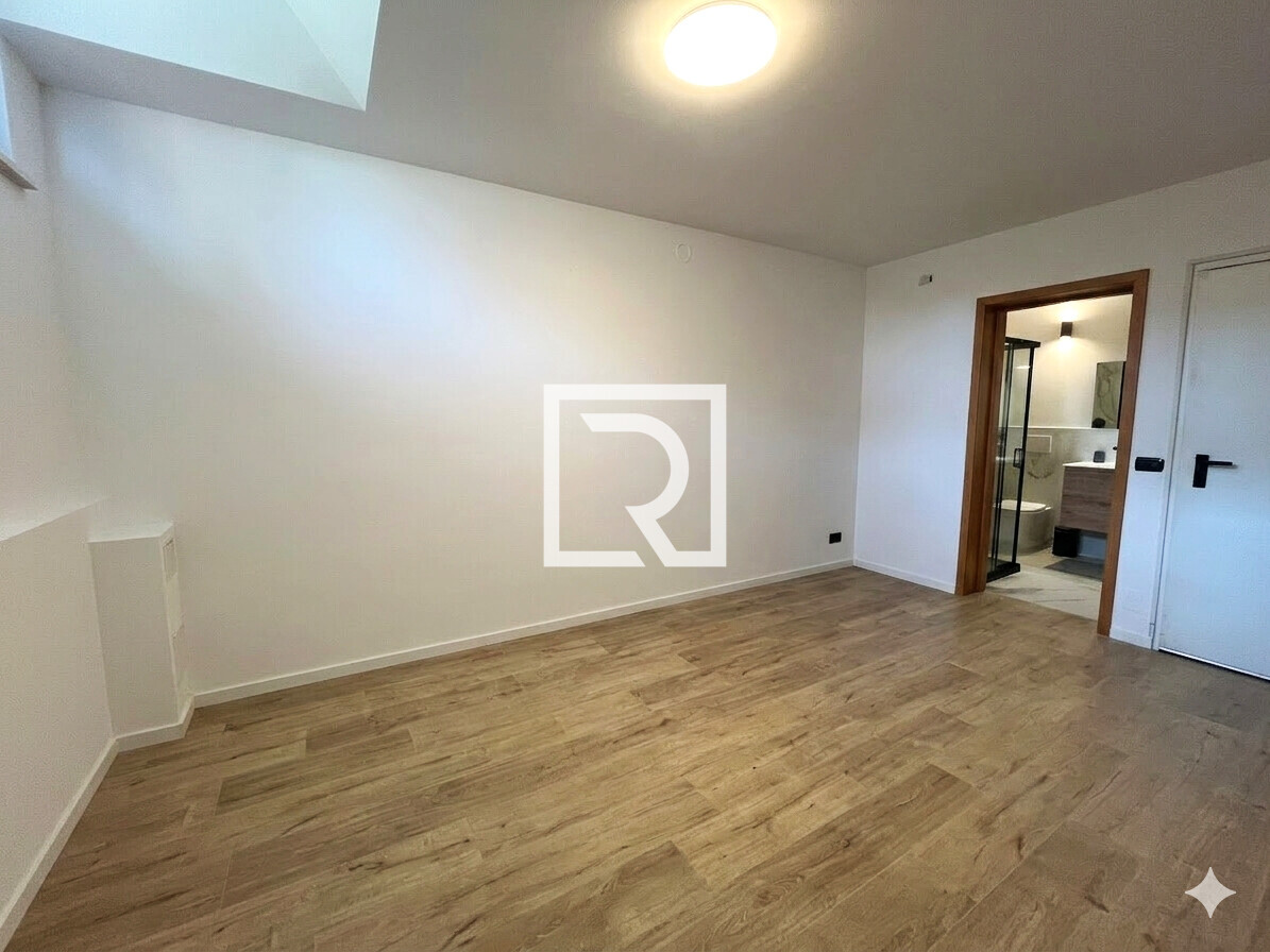 Gemini_Generated_Image_59eow159eow159eo