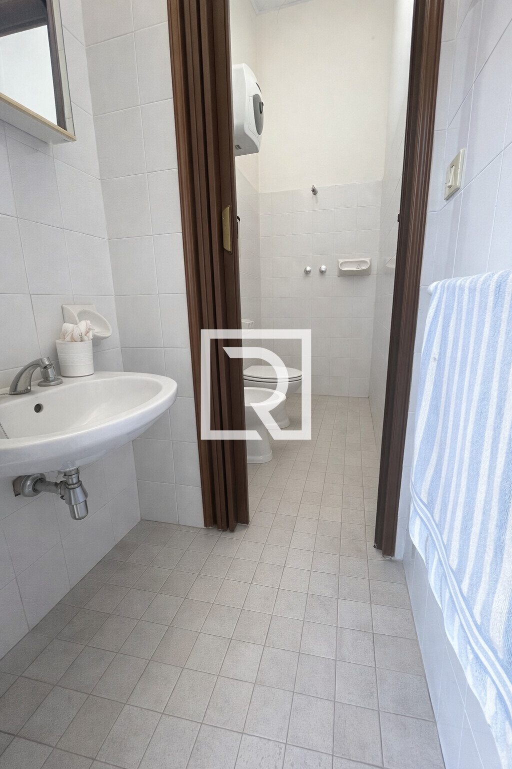 e8e7d62a-37df-4af2-88e1-1b5c8b2db904