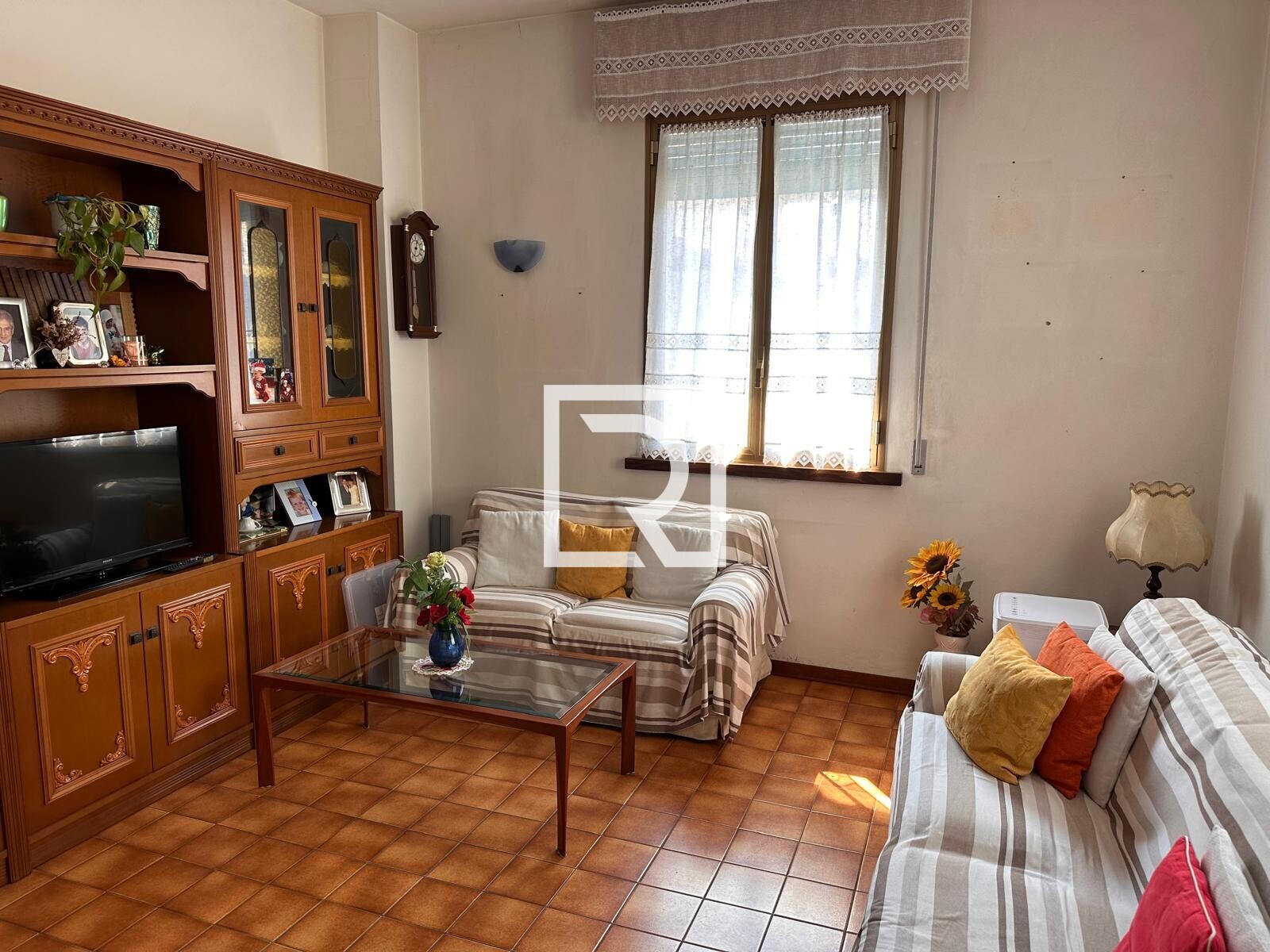 4824f7df-5f69-4ba2-b0ac-4168e3e8291b