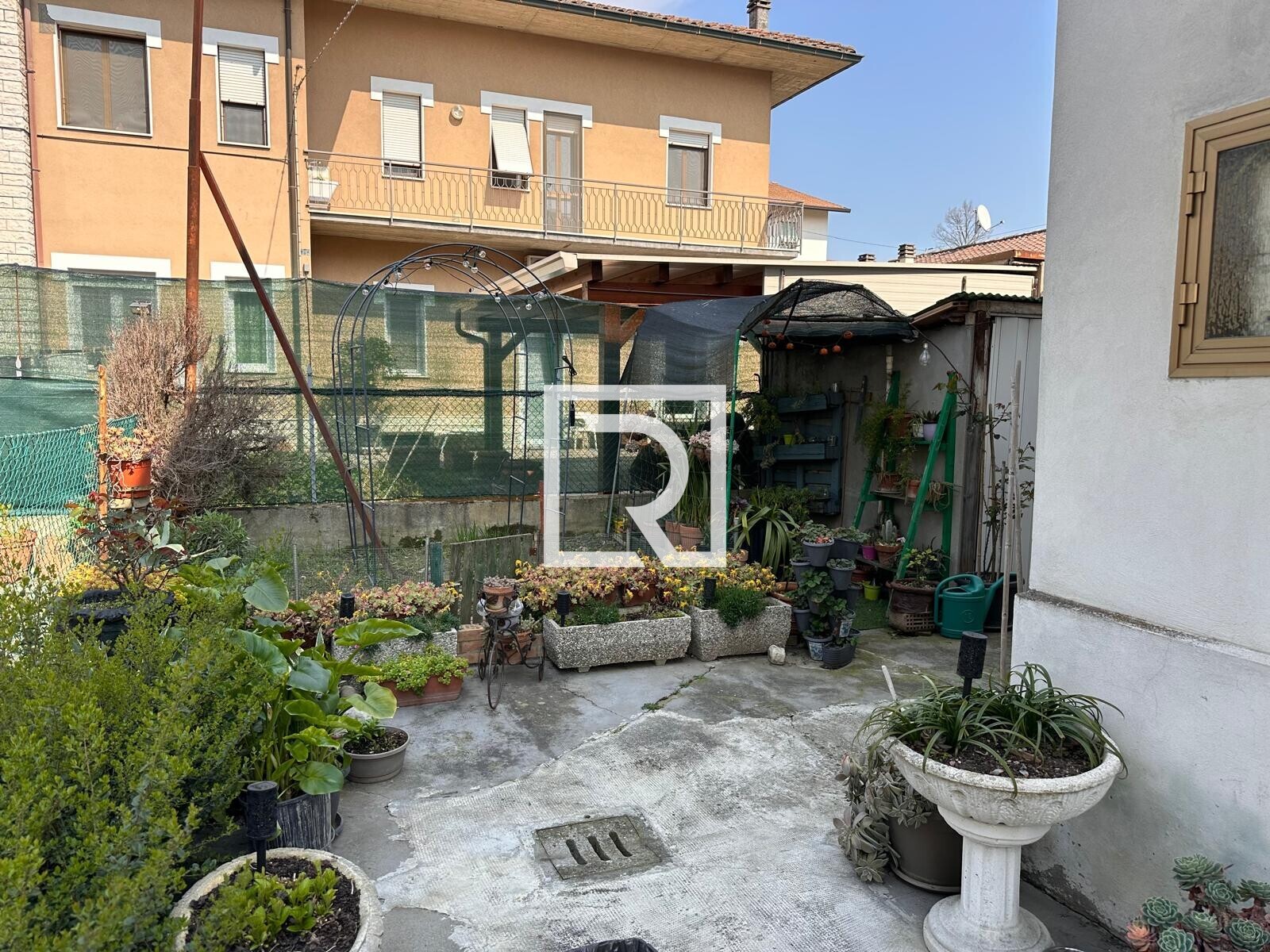 1ad58af4-09e2-4e12-a962-2ca88dae2d51