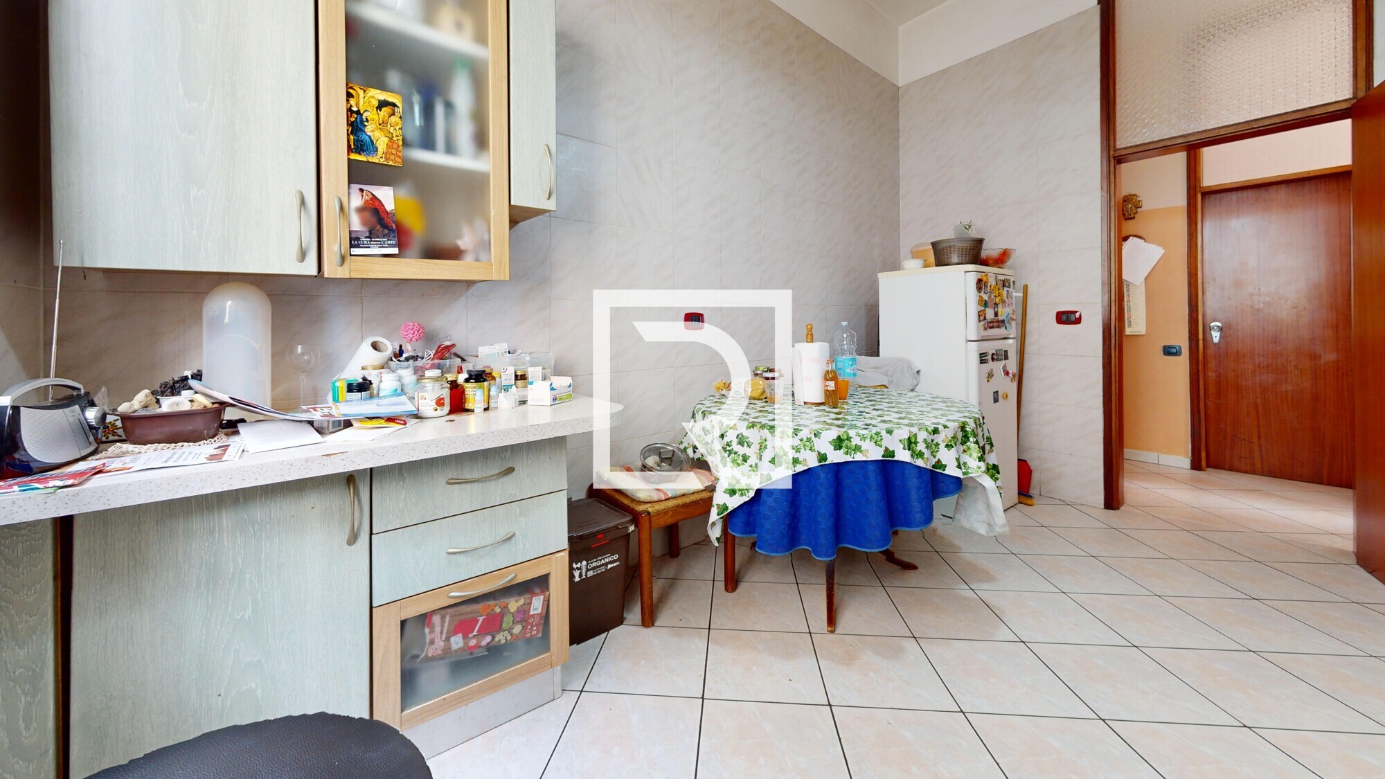 Via-Croce-31-120mila-Kitchen 1