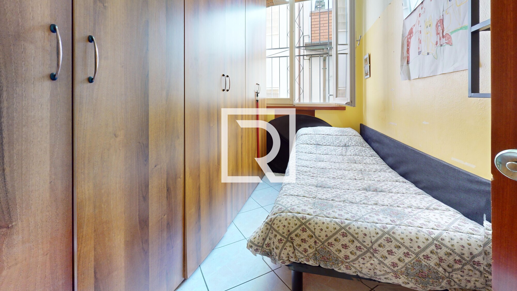 Via-Croce-31-120mila-Bedroom 1
