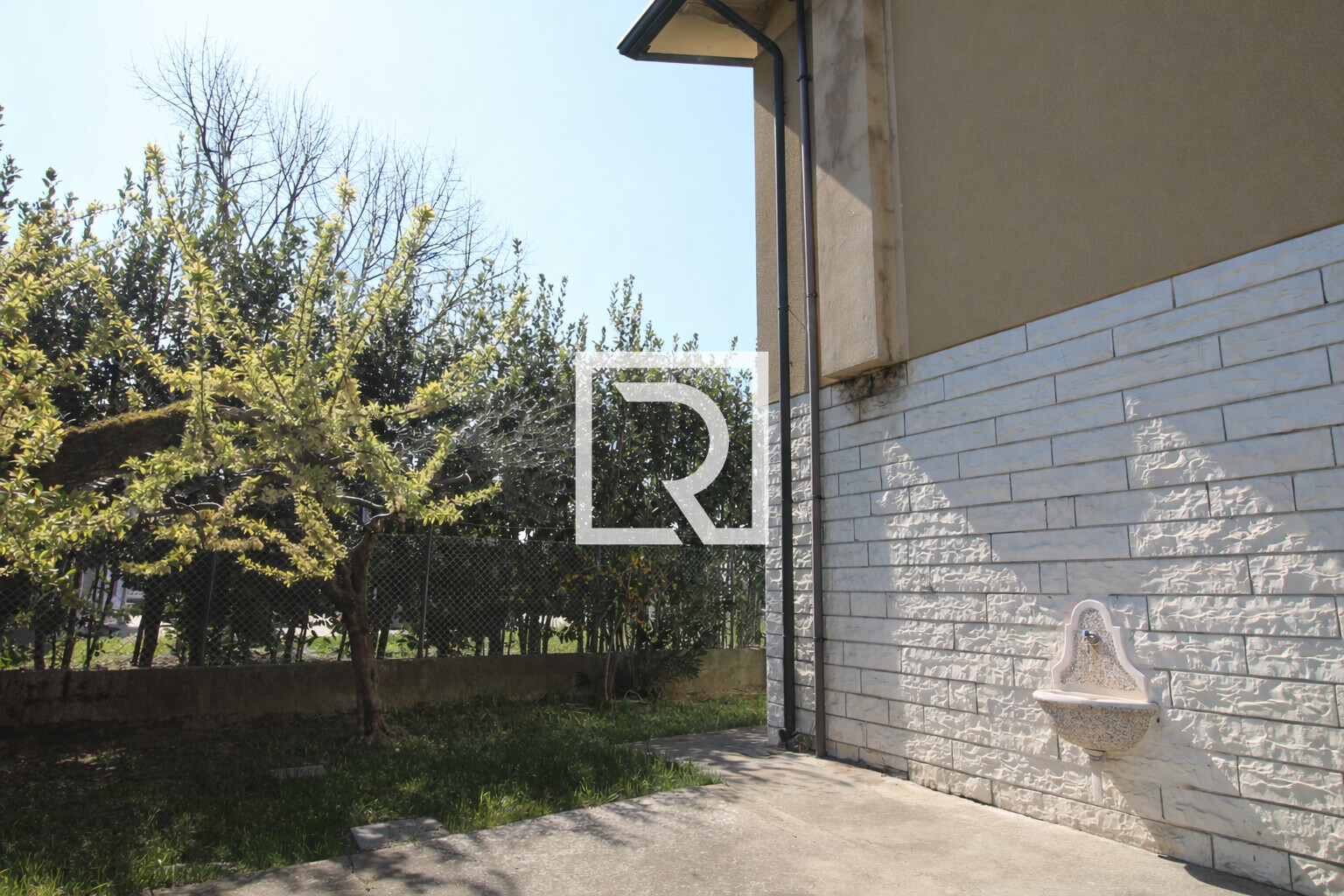 43fa4fad-89a4-4b27-bbf6-cb01ba398ebe