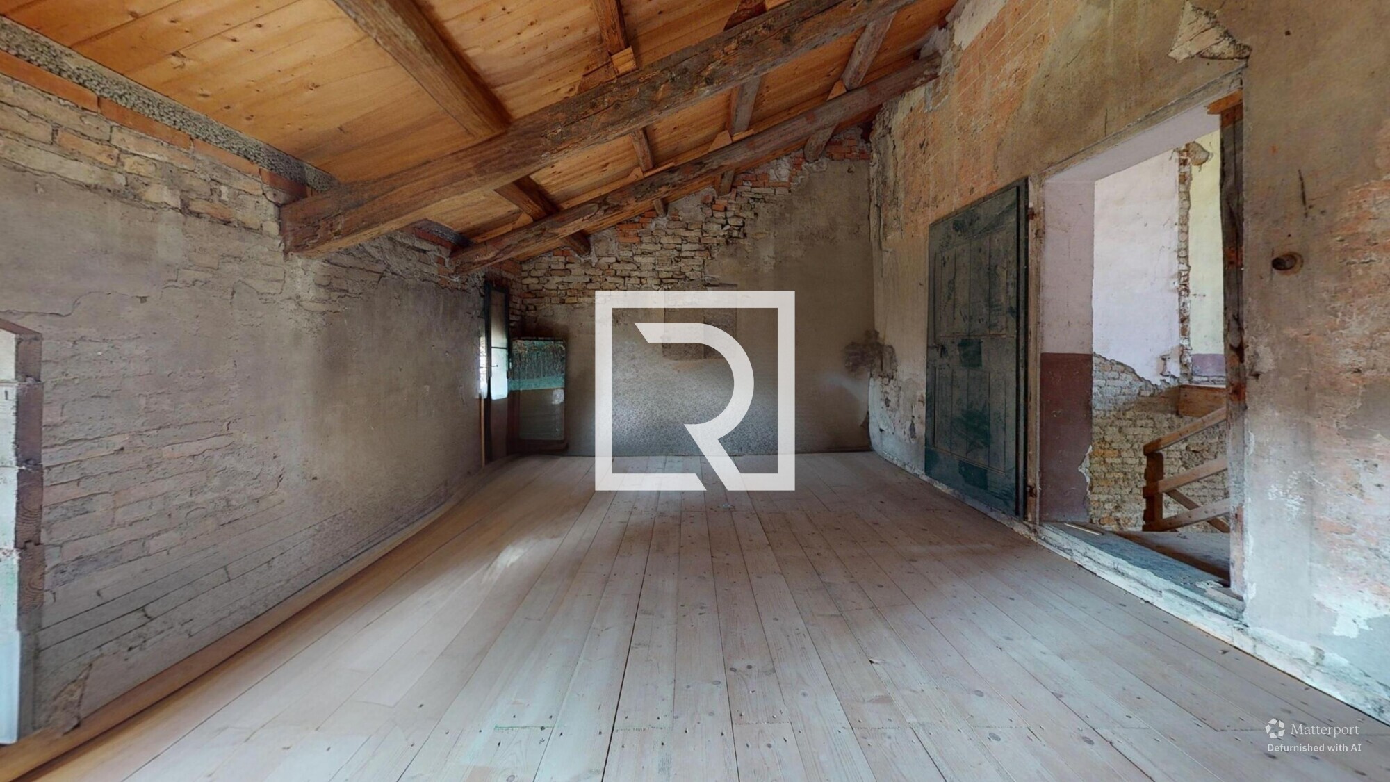 Rustico-con-fienile-da-ristrutturare-in-un-lotto-di-2500-mq-Basement-Defurnished 1