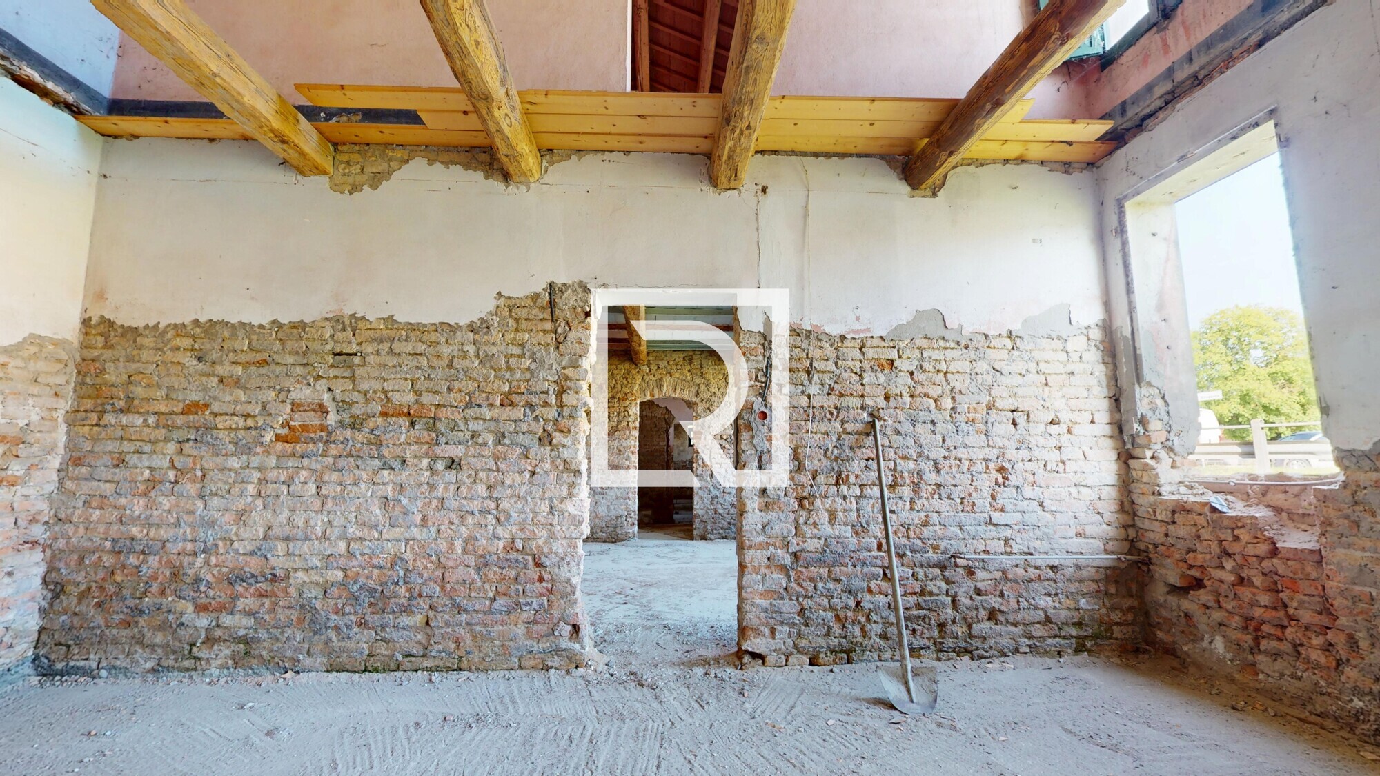 Rustico-con-fienile-da-ristrutturare-in-un-lotto-di-2500-mq-04132026_171855