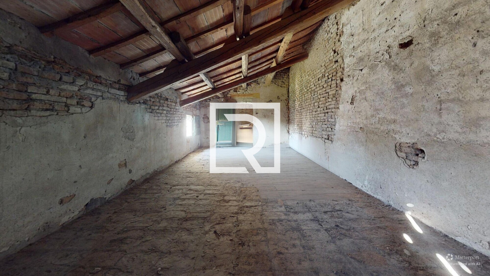 Rustico-con-fienile-da-ristrutturare-in-un-lotto-di-2500-mq-Basement-Defurnished