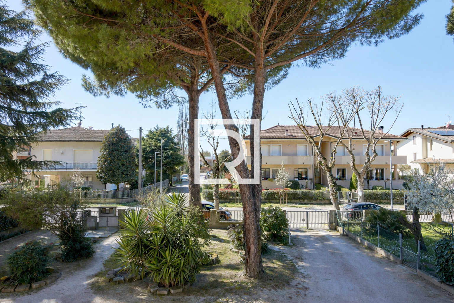 2ea2c43e-3147-4568-8785-dacafecdcbf9