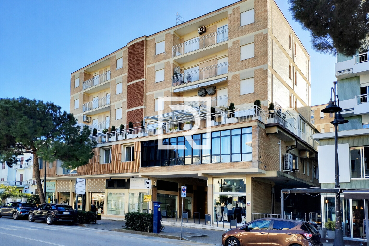 b1f15c94-9c49-4bc0-aaec-3dc868779293