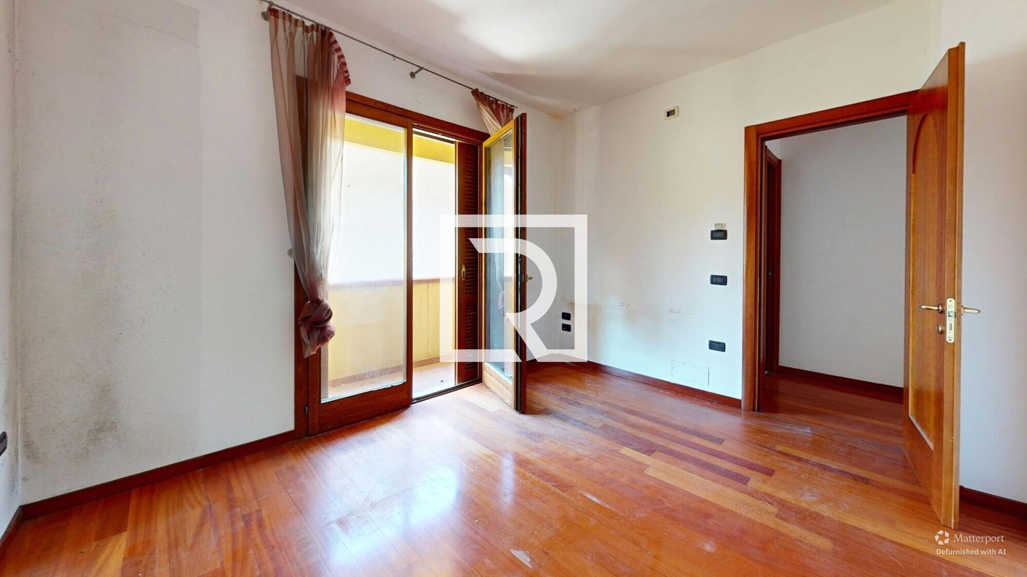 Via-Agordat-Bedroom-Defurnished 1